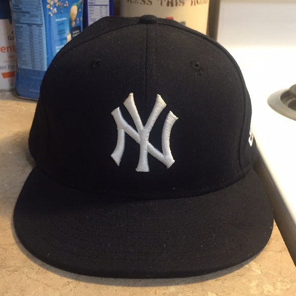 yankees on field cap